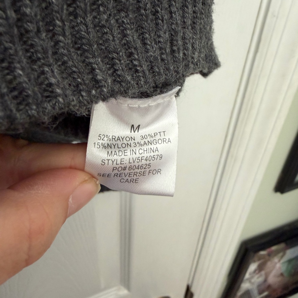 Sweater - Picture 4 of 6